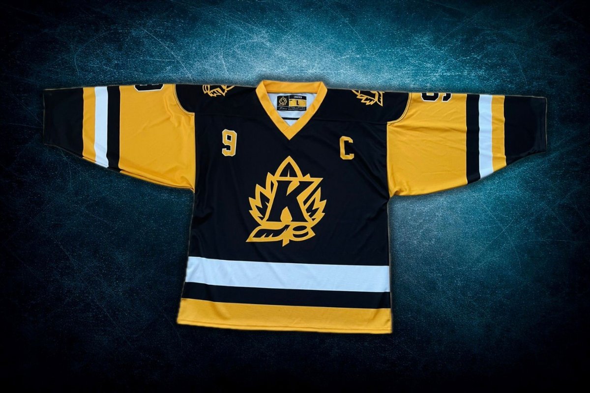 Zpoždění online aukce dresů