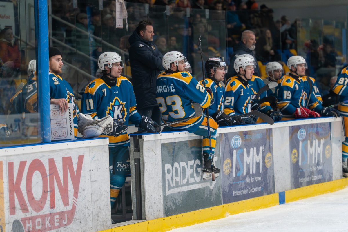 O sezóně po sezóně s trenéry